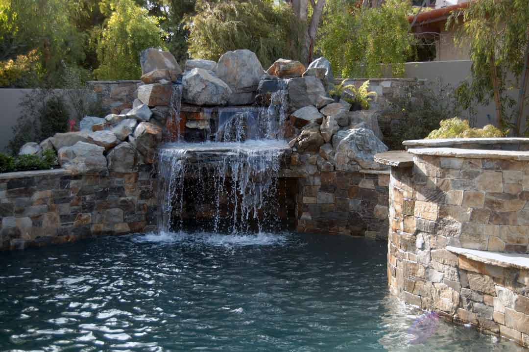 Koltun Residence estate patio and pool built by Outdoor Hardscapes